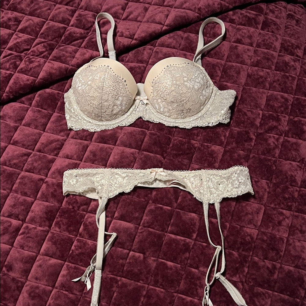 Victoria's Secret Lace Bra and Garter Set - Cream